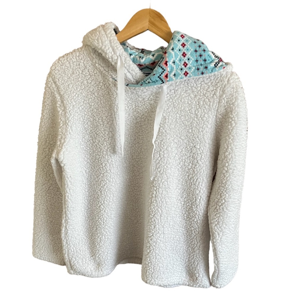 Pajamagram white Sherpa pullover. Size Small. 100% polyester